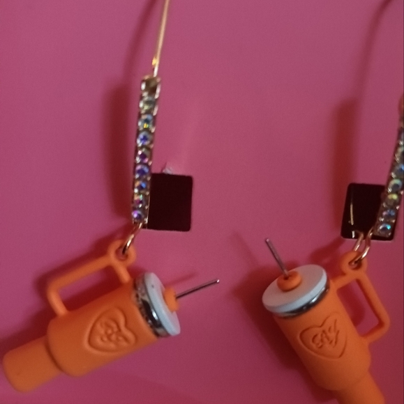 Betsey Johnson earrings - Picture 4 of 6